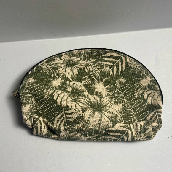 Floral Green Baguio Philippines Cosmetic  Pouch - Picture 2 of 4